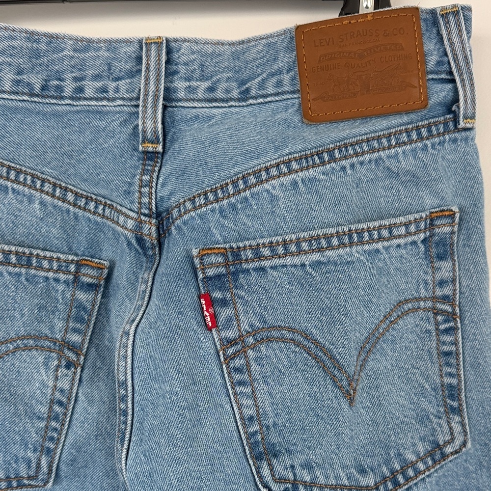 Levi's Light Blue Wide Leg Jeans - Picture 7 of 9